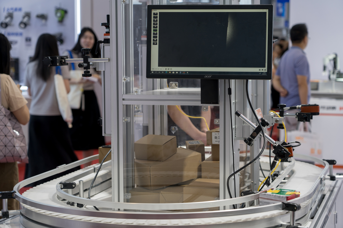 整理工业中运用视觉系统测量尺寸的文献综述Vision-based Measurement Systems for Industrial Inspection2017年这个是英文文献吗？请告诉我文献的作者请给出关于机器视觉或计算机视觉测量物体尺寸检测物体表面等相关的被引用量高的中文文献包括期刊学位论文基于机器视觉的零件尺寸测量系统研究的作者是