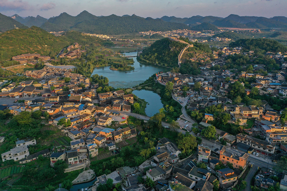 贵州哪个职业学校有美容美发专业？