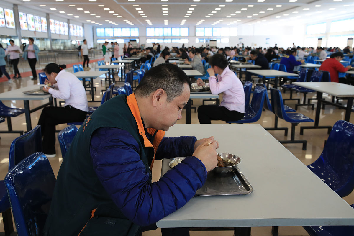 甘肃北方技工学校：通往光明与真实的灯烛