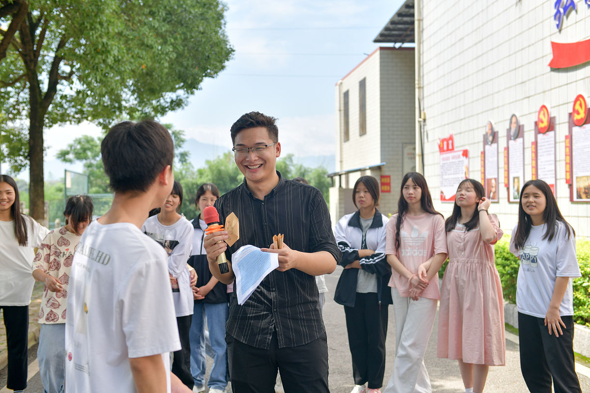 蓝山县职业中专学校招生条件：2021年报名指南