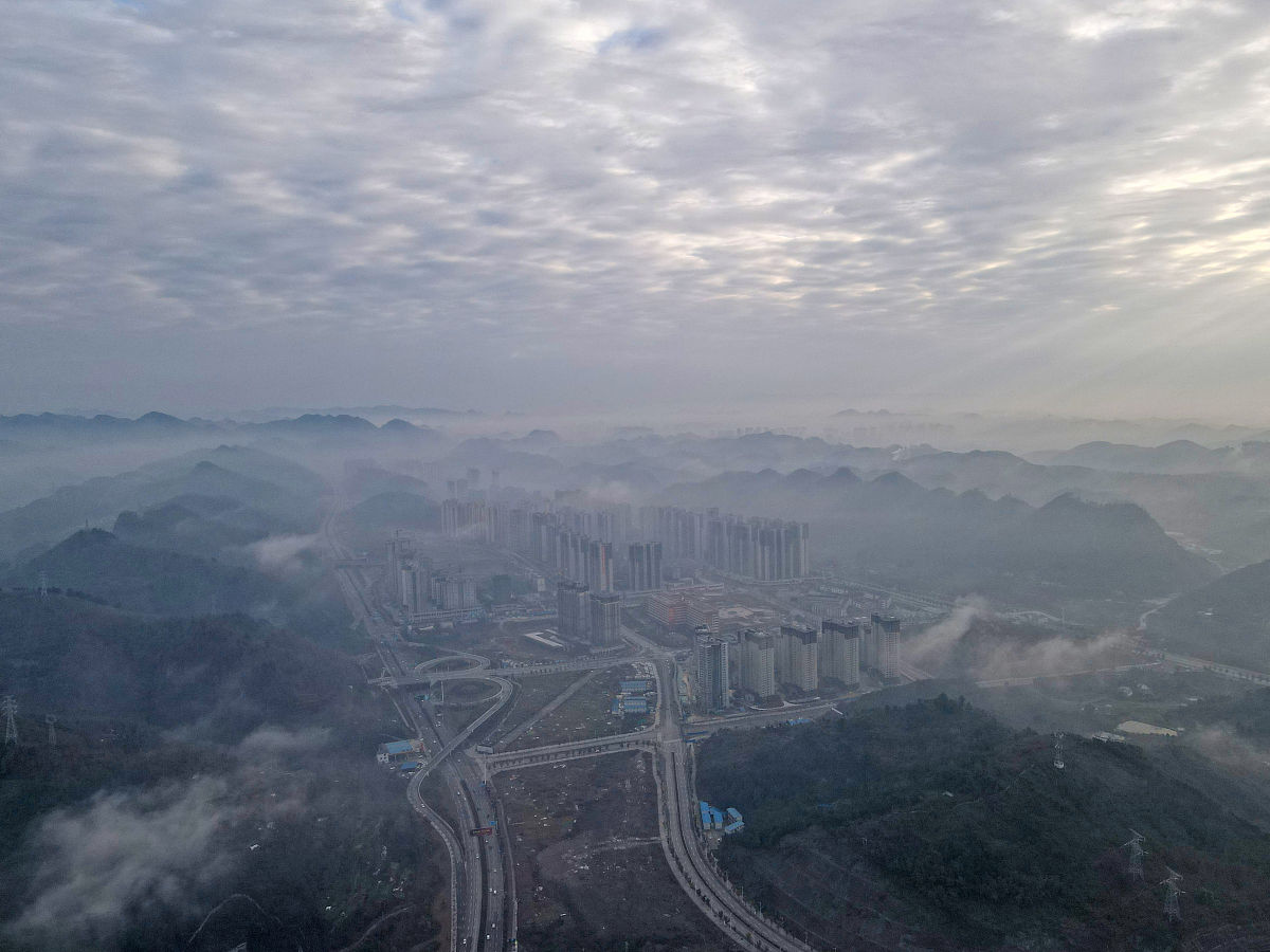 遵义航空专业学校就业前景分析：航空领域之外的职业选择