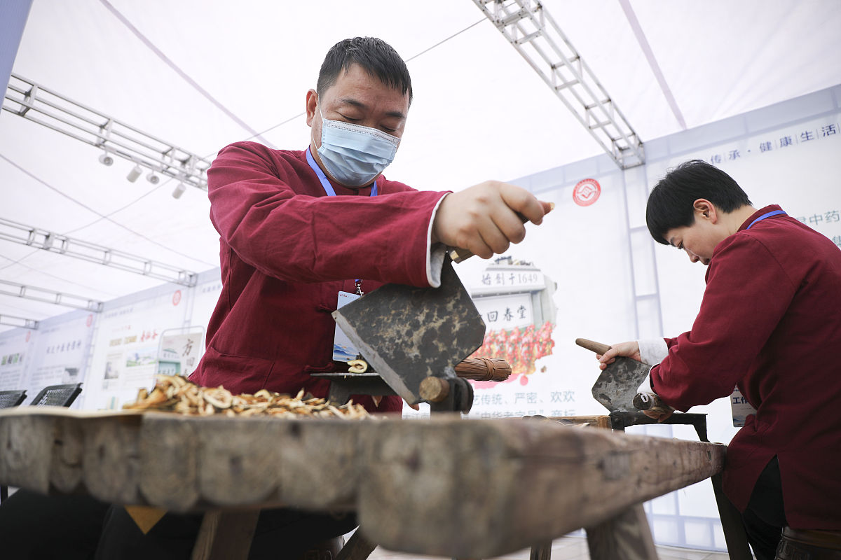 中药炮制前后含苷类药物含量变化研究：文献综述