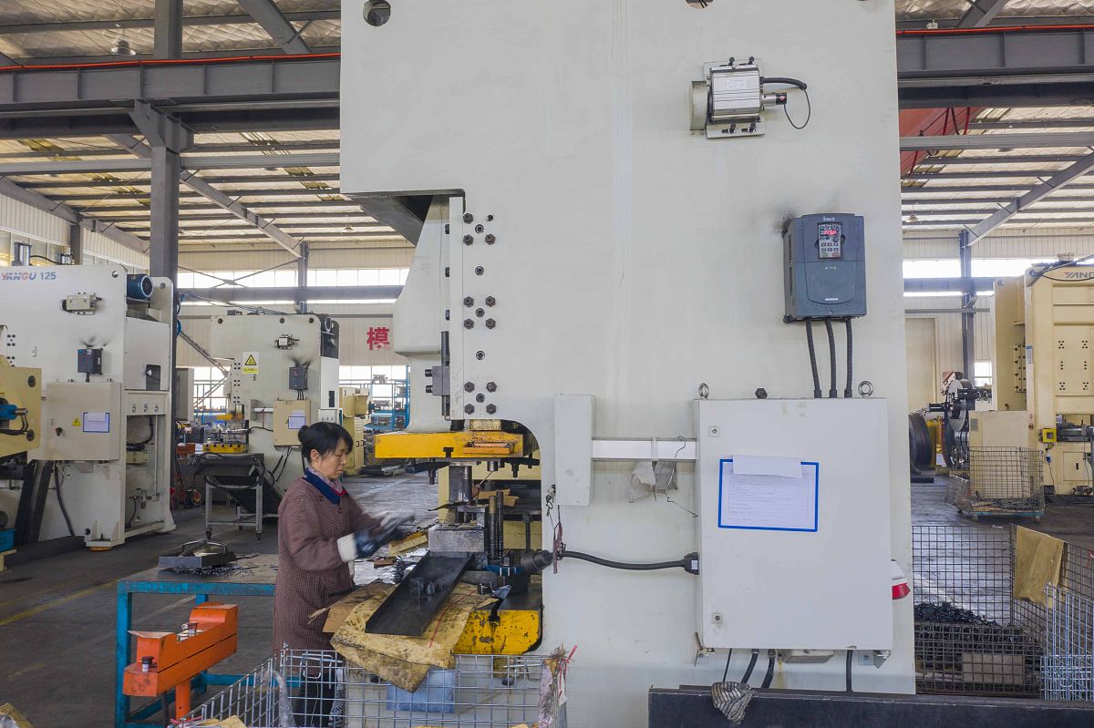 写一篇关于西安市瑞特斯仪器仪表有限公司机械车工岗位实习的主要工作内容不得抄袭。