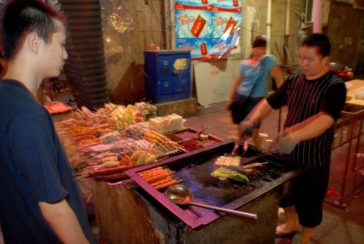 在中国的北方夏天摆地摊卖什么挣钱