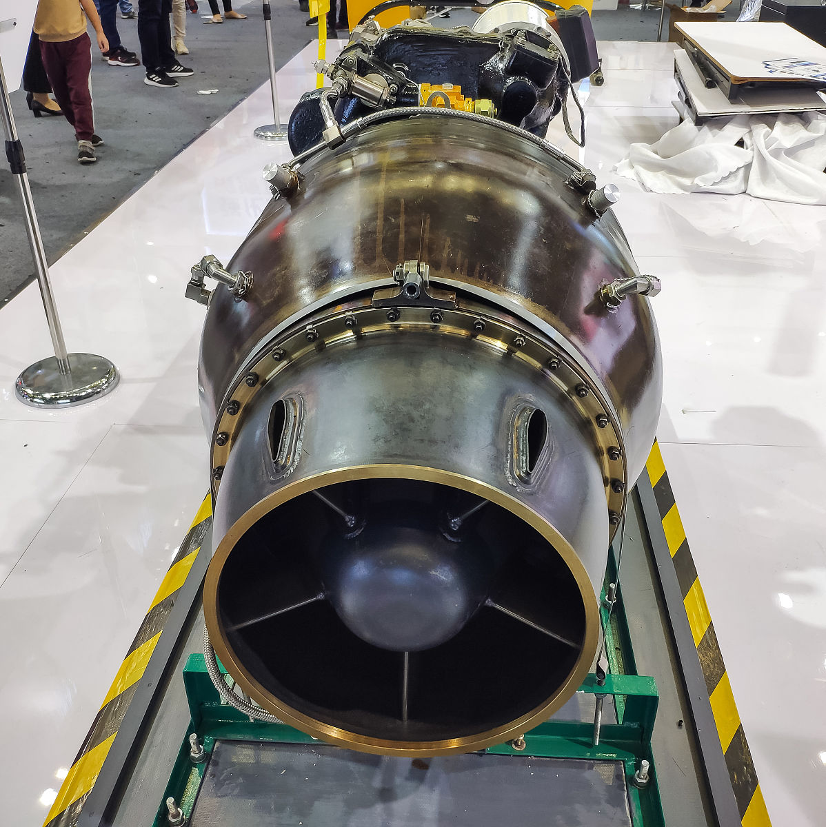 固体火箭发动机的质量 质心