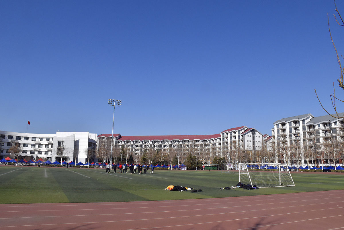 铜川高中和中专学校哪个更好？ | 深入分析两者的优势和劣势