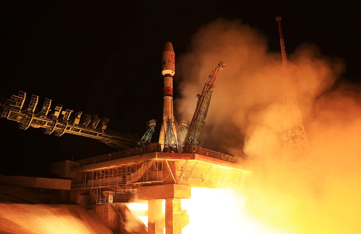 南充电子工业学校电气(力)运行与控制专业是3+2五年制吗？