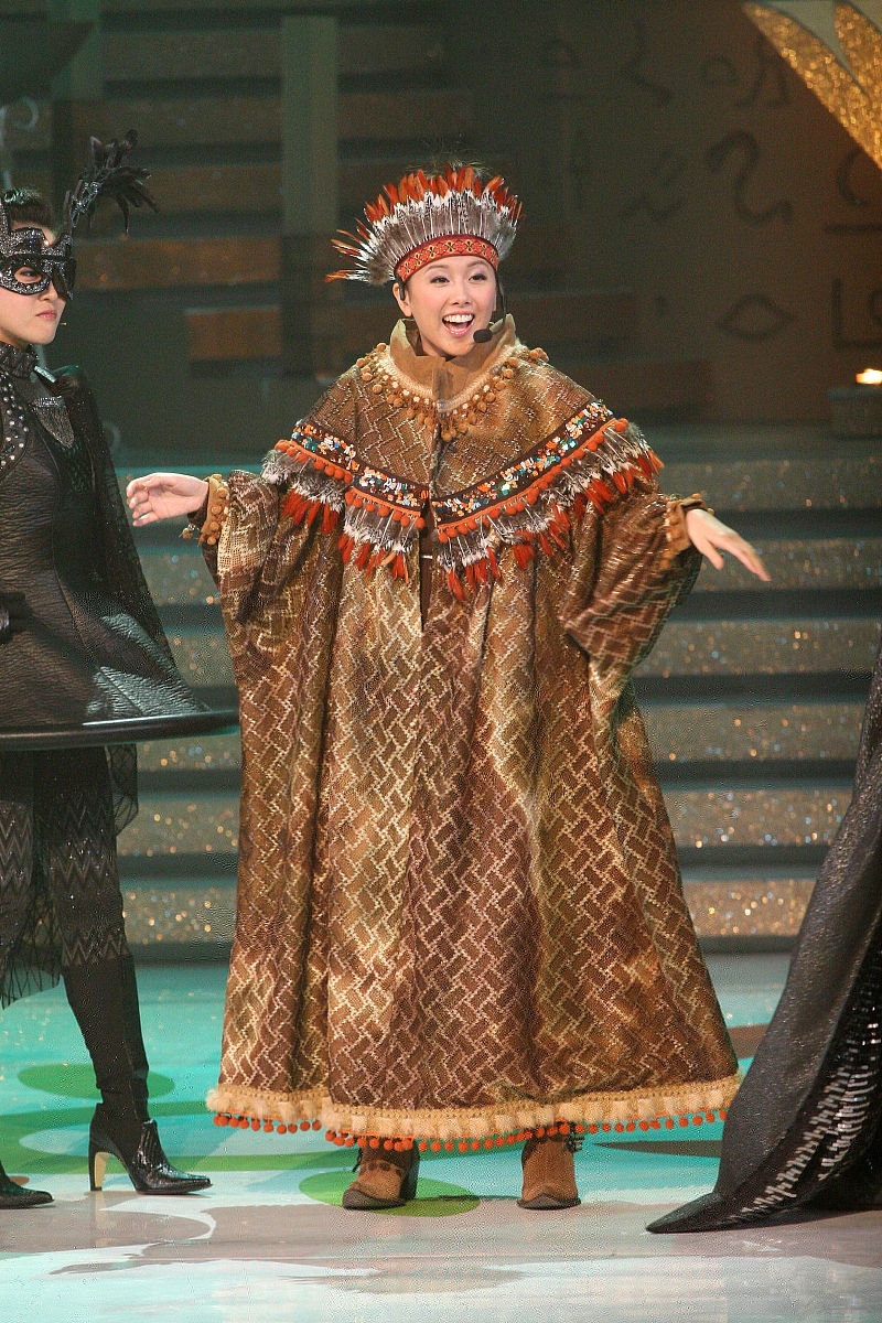 童谣：小小的客房，床单抖呀抖，小小的蚊子嗡呀嗡