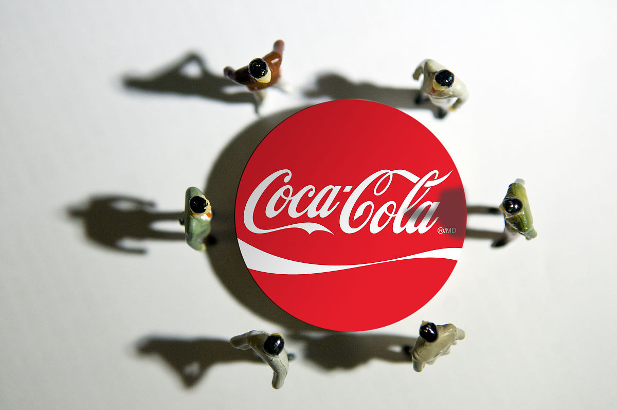 可口可乐 - 饮料巨头，文化符号，健康争议