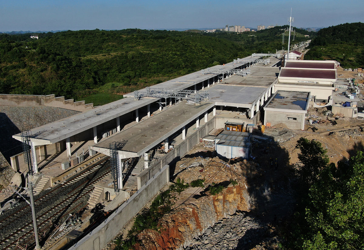 2020年贵阳铁路学校适合女生学吗