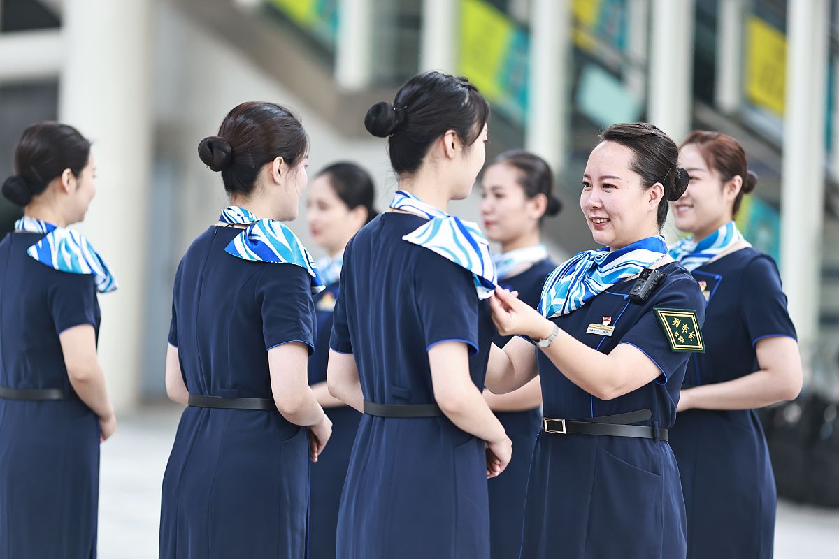 遵义铁路技工学校高铁乘务专业就业优势 - 高薪就业，前景广阔