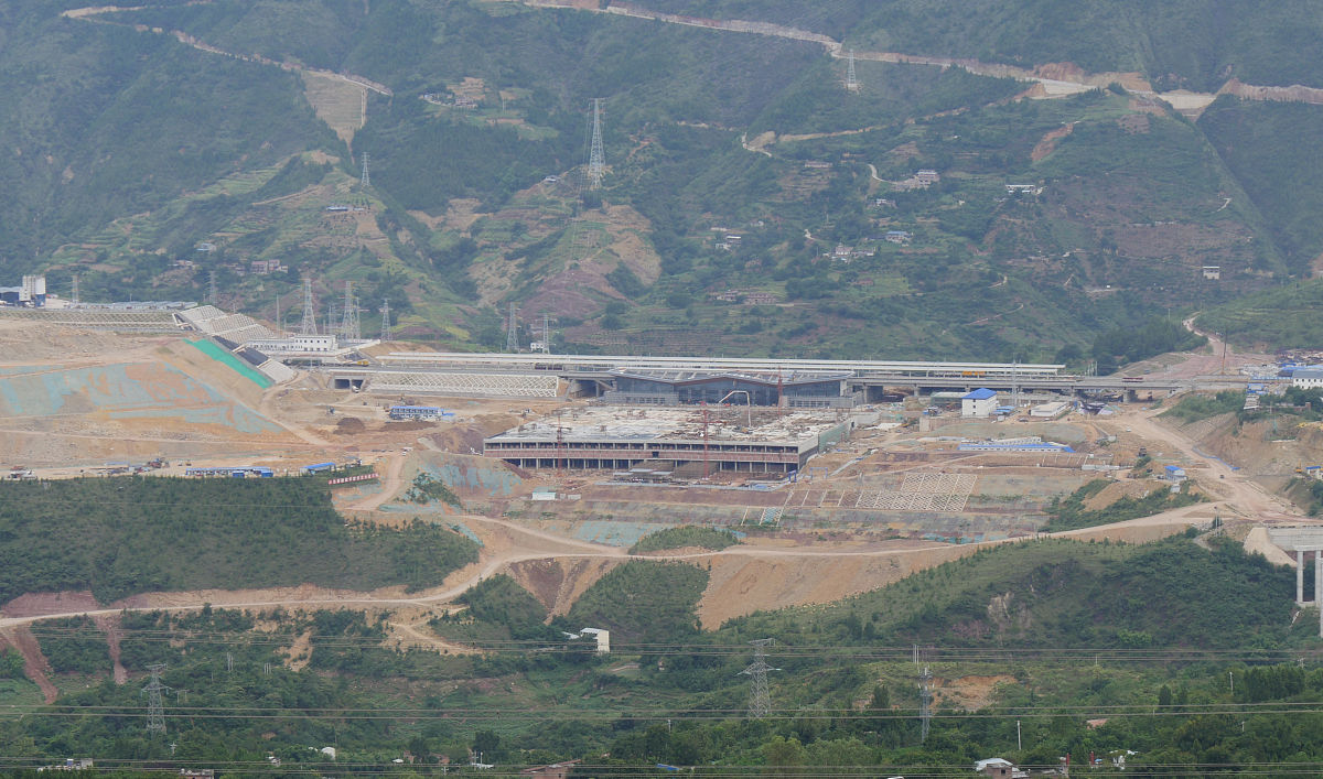 重庆铁路学校高铁专业：发展前景广阔，就业机会多