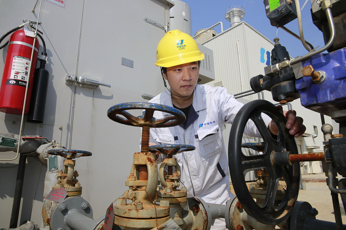 特种设备现场检查笔录：压力设备未年检