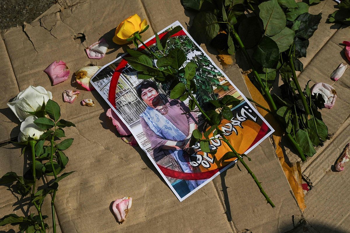 只有尊重和保护每个人的人权和尊严才能建立一个公正、和平、繁荣的世界出自哪里