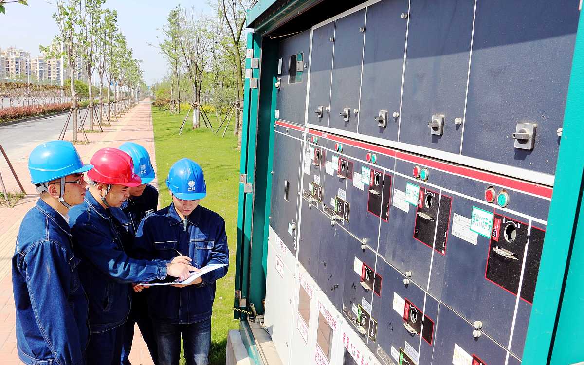 1设备订货立杆、监控箱、全彩小枪机、施工辅材等2点位勘察：水利37个、海渔2个、公安治安监控5个。3完成水利6个点位基础开挖、浇筑。根据以上内容编制本周监理工作内容