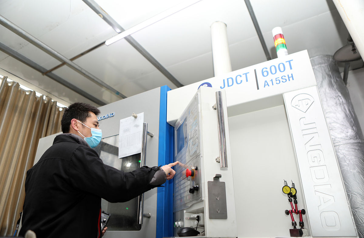 注塑机选用原则：如何选择最合适的注塑机？