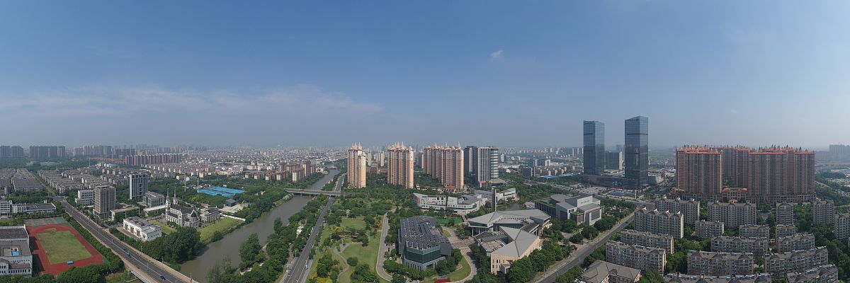 2020年6月8日,江苏苏州,航拍首批全国文明城市张家港市市区局部.