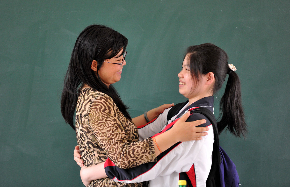 老师和学生之间的感人故事：杰克老师和艾米丽的故事