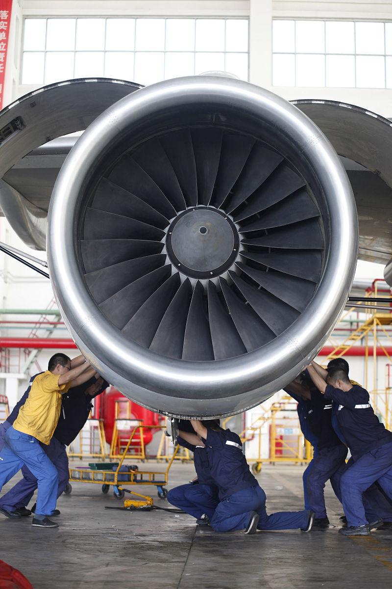 总结本次发动机涡轮叶片的损坏导致的飞机动力失效且噪音增大维修实践的维修评价与体会写成一段话格式不少于500字。