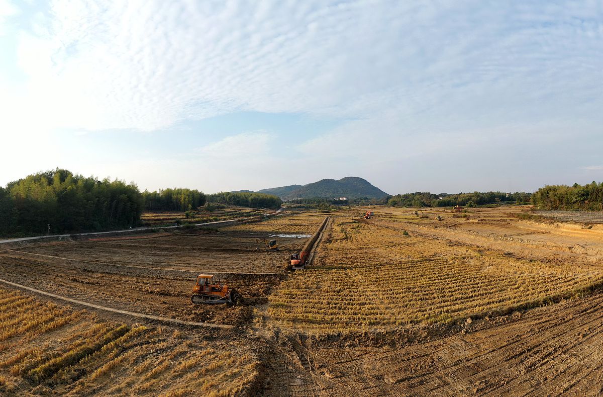 国家高标准农田建设四风是不是要设计外箱设计施工方案出来才能施工帮我用200字详细描述