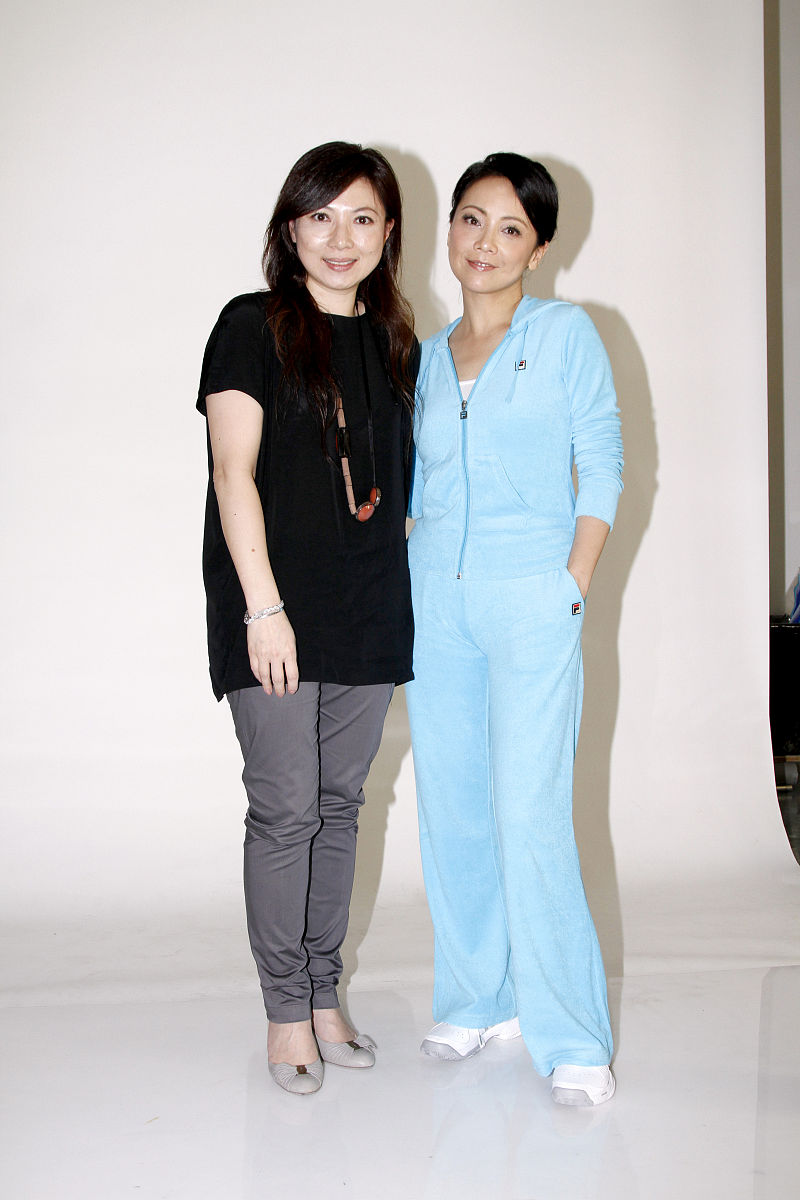 2010年8月10日,香港,邓萃雯拍摄广告照.邓萃雯+++_+++写真,休闲,运动
