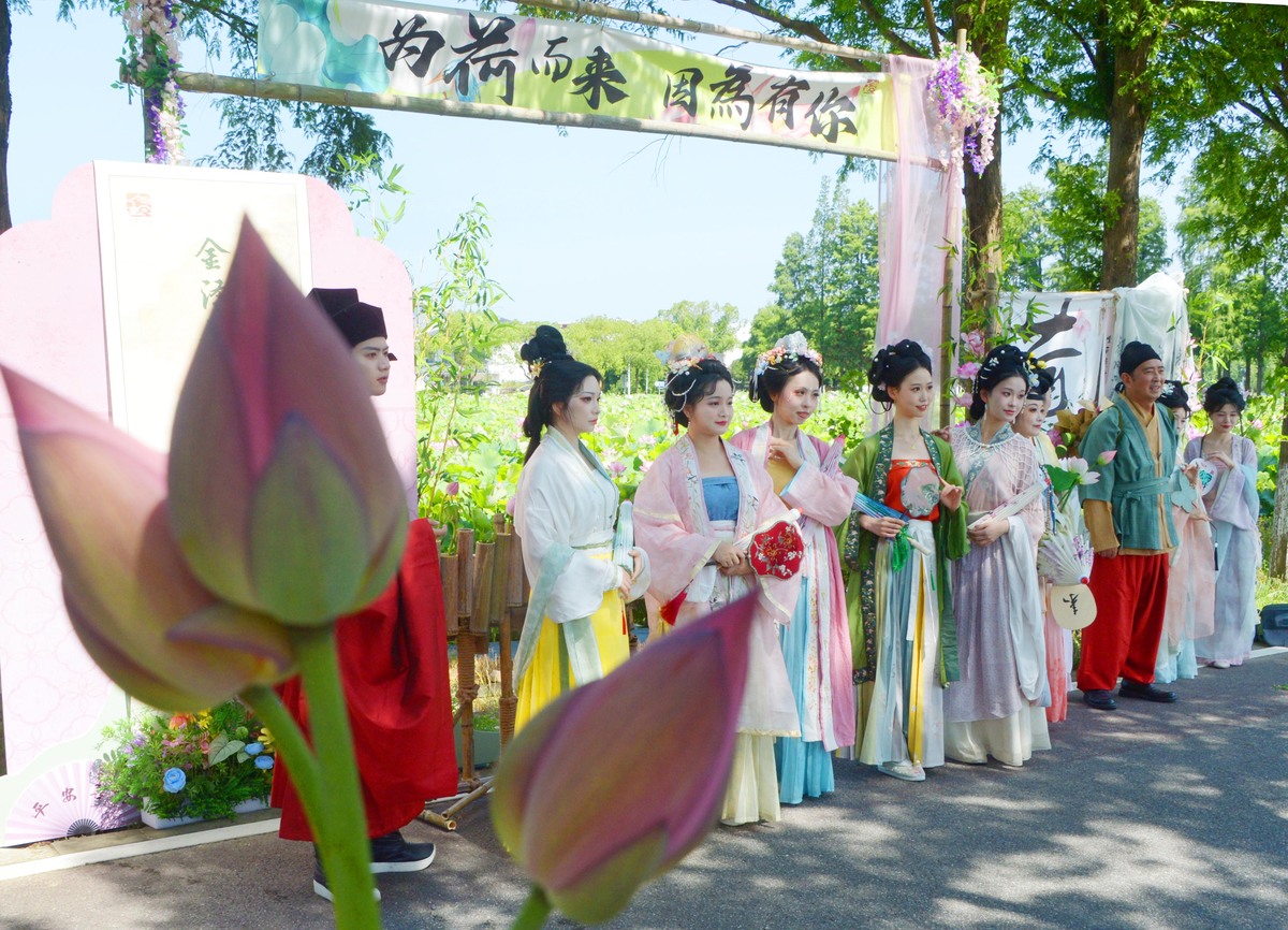 三月三：中国传统节日，少数民族文化盛宴