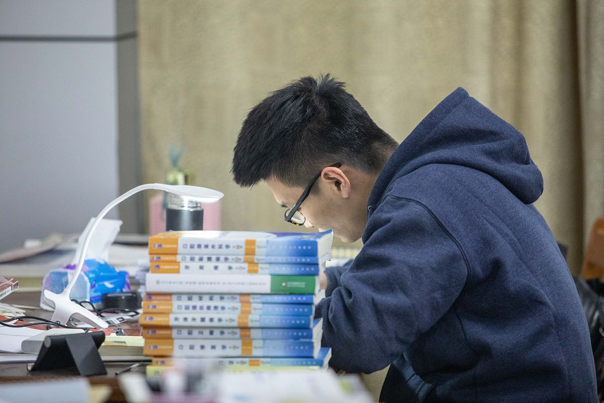 技校退学后可以自学考大专吗？要注意什么问题？