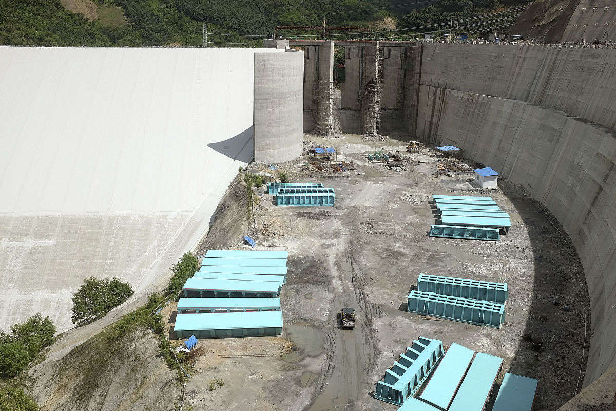 泄洪输水隧洞减小水击压力研究：背景与意义