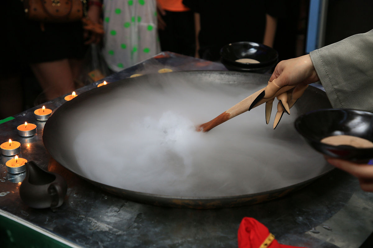 孟婆是干嘛的？真的只有一个孟婆吗？
