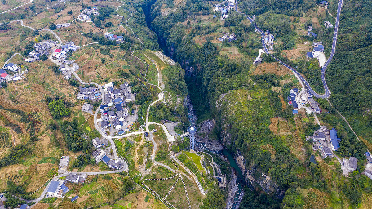 彭水六角镇白福场新建公路到龚滩镇