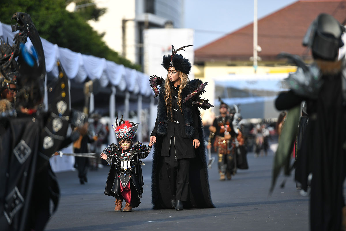 当地时间2019年8月2日,印尼任抹,儿童和艺术服装嘉年华举行,该活动是