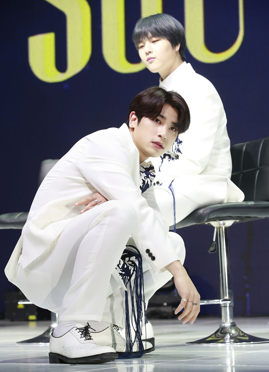 2020年4月21日,首尔,明星举行了h&d组合专辑《soulmate》的发布会.李