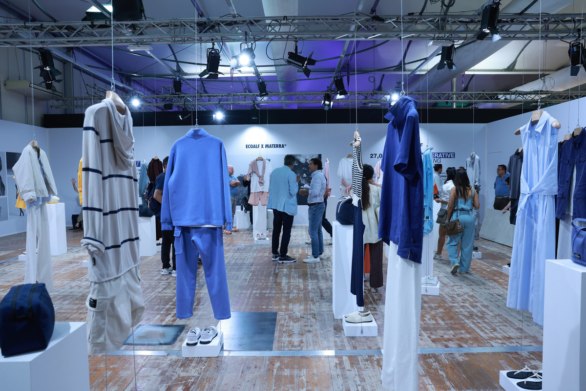 服装展示设计中投影与制图的密切关系