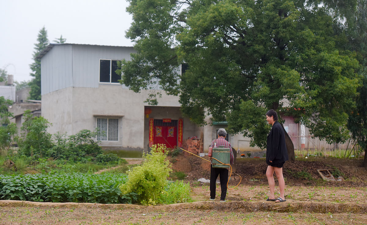 河南省信阳市商城县村民小组有集体用地吗 有的帮我用180字详细描述