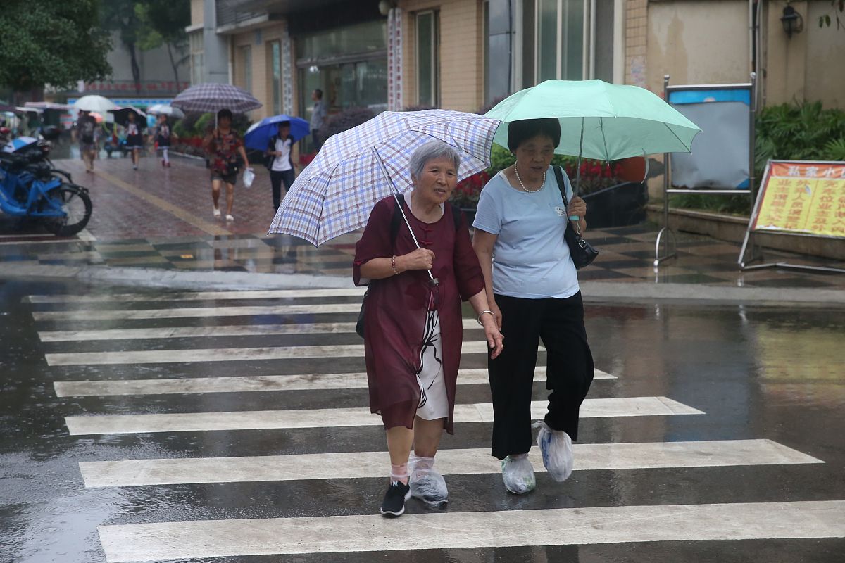 眉山卫生职业学校招生办联系电话地址