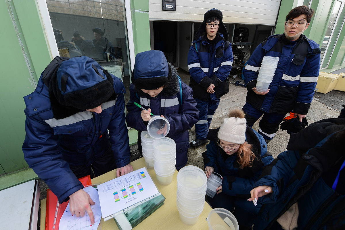 神秘古墓惊现录取通知书！青年探险家揭开千年谜团