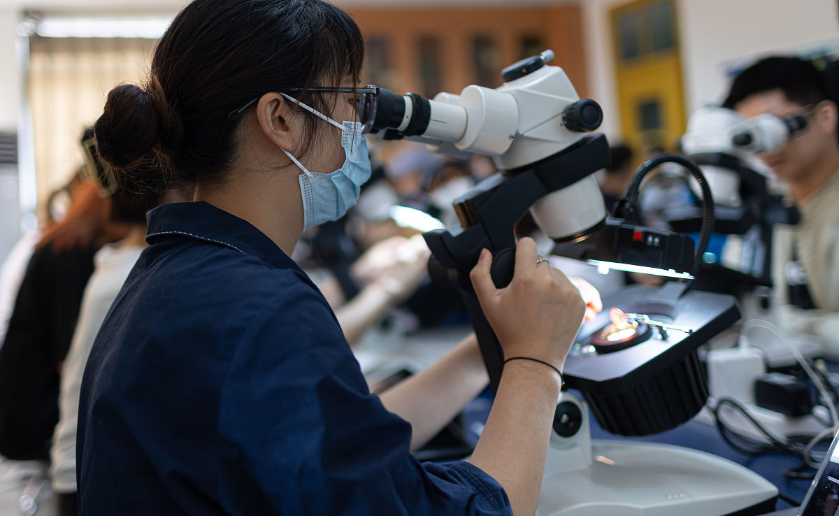 2021年6月4日,成都理工大学宝石鉴定课.(如若下载使用,请务必署名:红