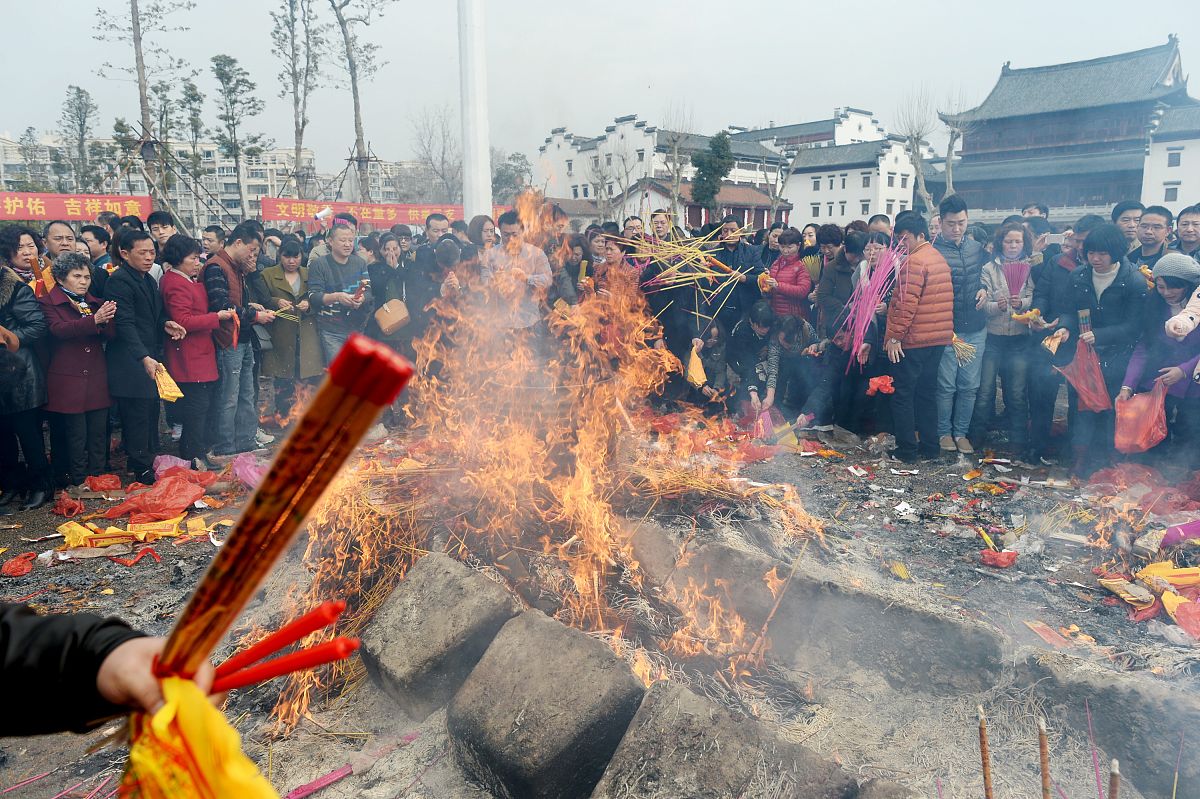 嘉兴地区亲人下葬有啥风俗习惯和具体流程