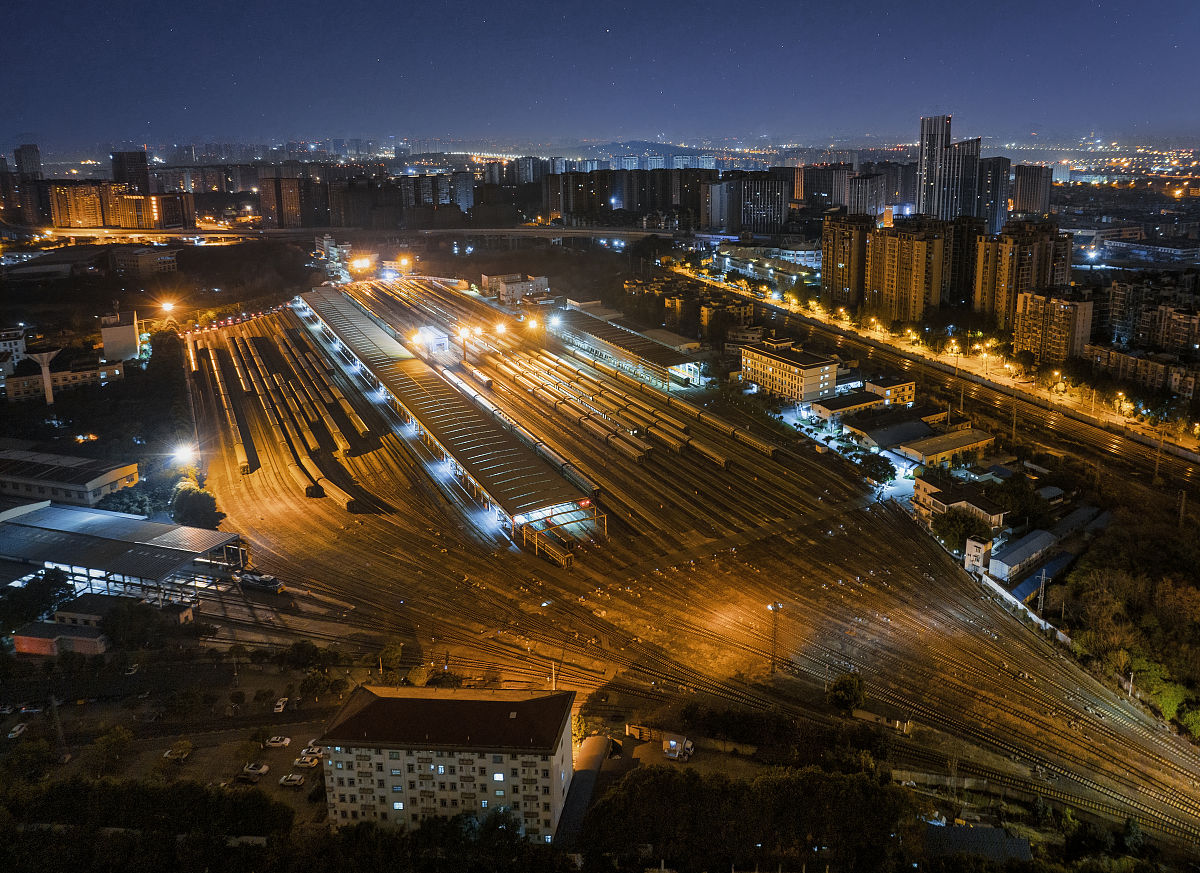 为什么从成都高铁学校出来找工作容易