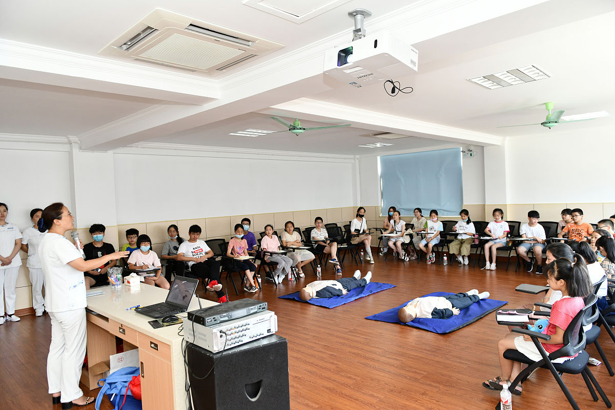 重庆卫校招生新规：初中毕业生还能报考吗？