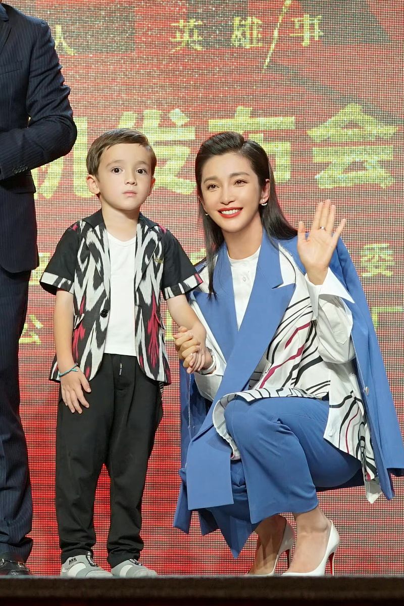 我心中的英雄：平凡而伟大的父亲
