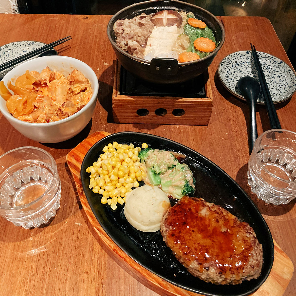 公司食堂星级评选标准：从用餐管理、配餐和食物质量三个维度评估