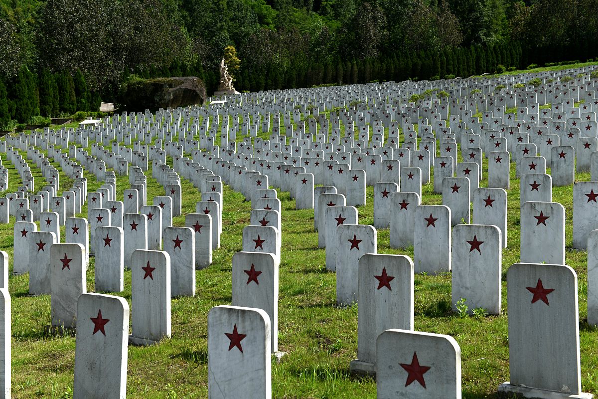 誓守赵文荣烈士墓：一个家族87年的承诺