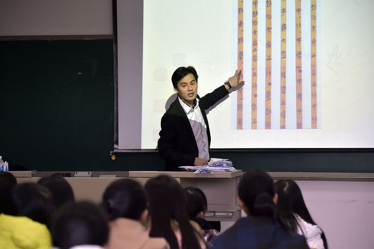 style#chatgpt-response font-family 微软雅黑; font-size 20px; color #0000FF; font-weight bold; style 汉语意思