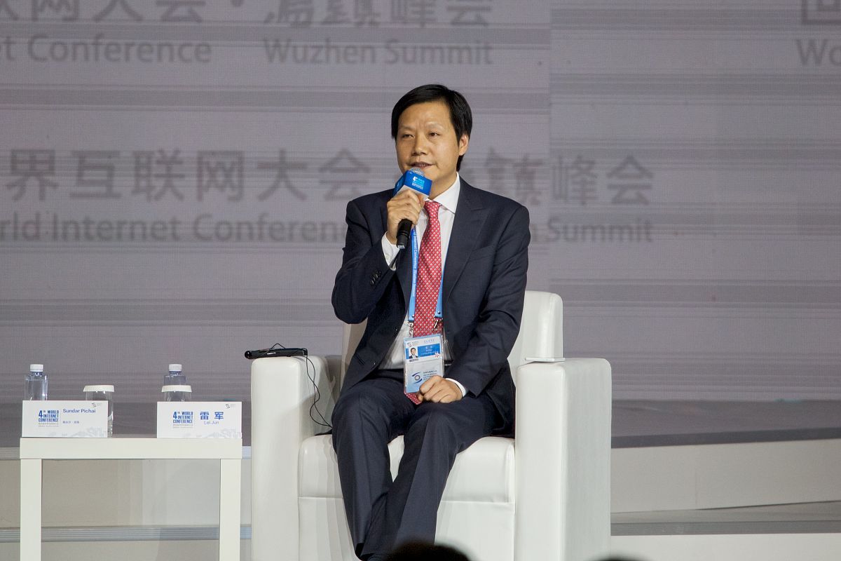 你是一个基金经理谈谈闻泰科技未来走势