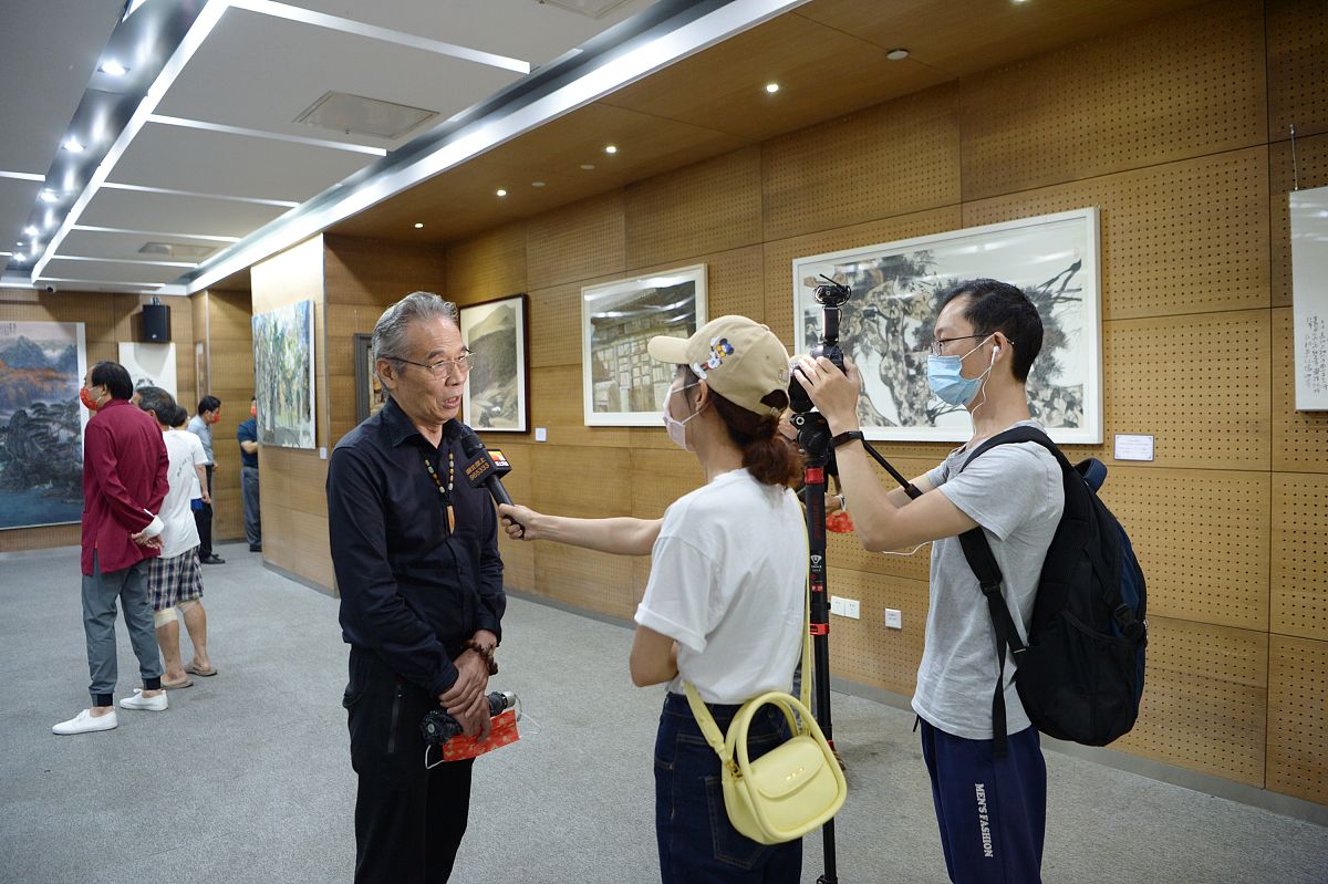 2021年6月27日,武汉,《永远的旗帜—为党旗添彩为世界和平—湖北省美