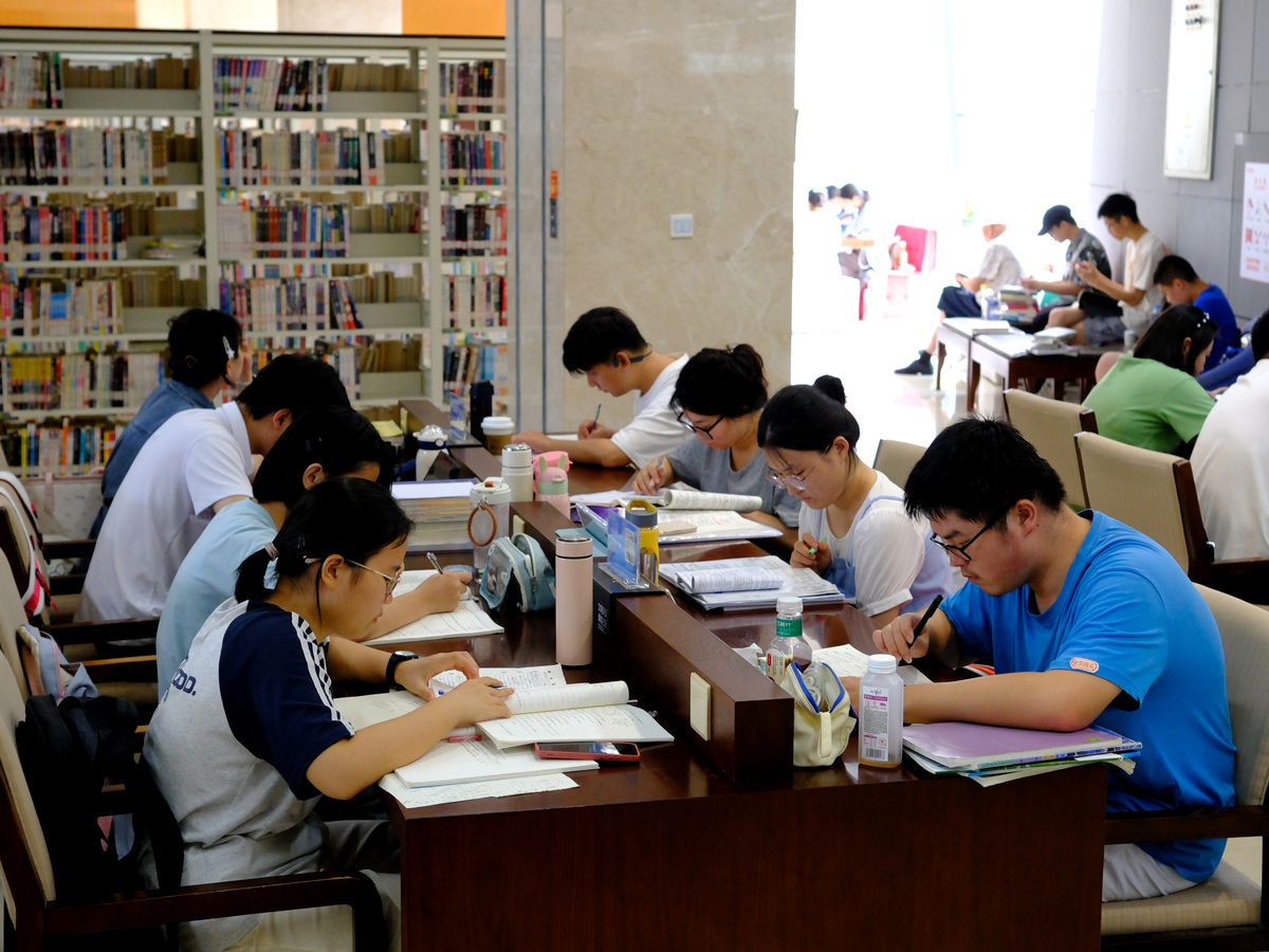 湖南长沙比较好的中专学校有哪些？