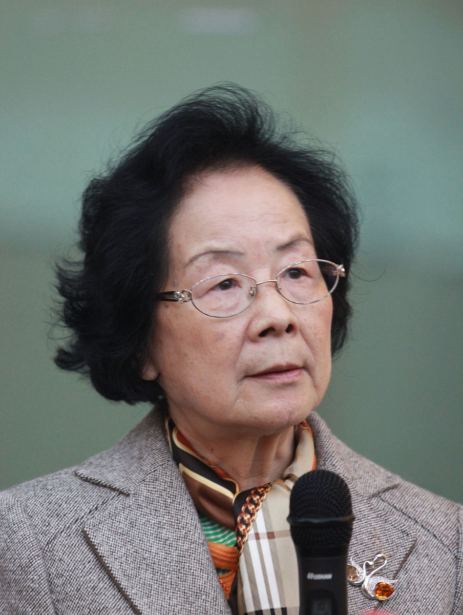 2014年10月31日,中国科学院院士,武汉大学教授张俐娜为武汉大学学生做