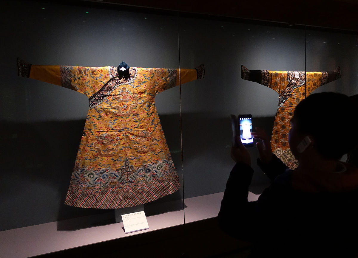 中国历代皇帝数量：从秦始皇到溥仪，有多少位？