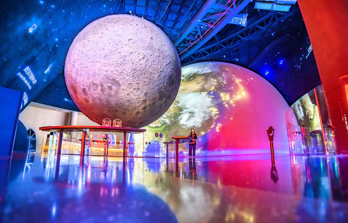宇宙温柔关联歌词：探索宇宙与人心的诗意
